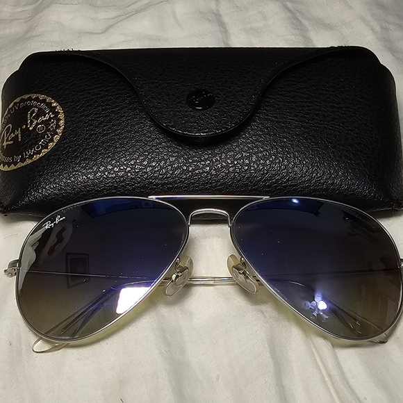 Ray-Ban Silver Aviator Sunglasses - Picture 4 of 10
